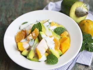 Salad xoài bơ sốt sữa chua