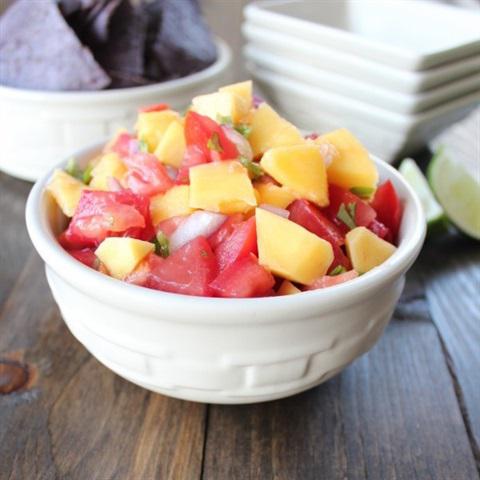 Cách làm salad xoài cà chua