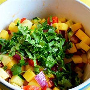 Cách làm salad xoài kiểu Thái