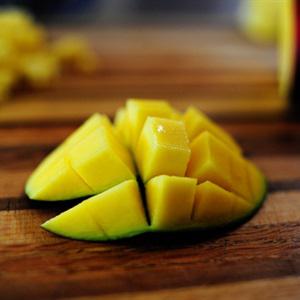 Cách làm salad xoài thơm