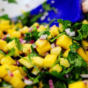 Cách làm salad xoài thơm