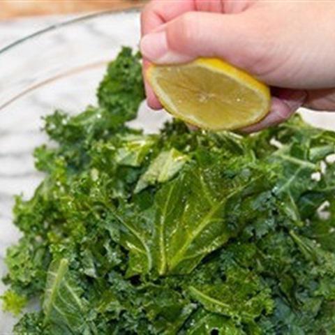 Cách làm salad xoài trộn xà lách xoăn