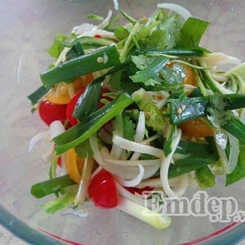 Cách làm salad xoài trứng chiên