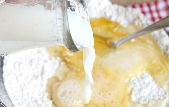 Sandwich kẹp cá hồi thơm ngon