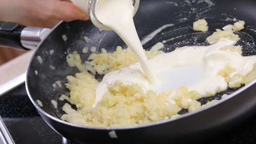 Sandwich khoai môn mới lạ hấp dẫn