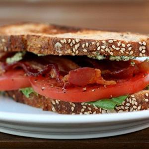 Cách làm sandwich thịt xông khói