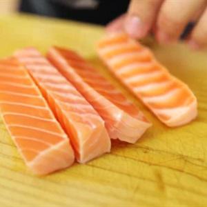 Cách làm sashimi cá hồi và cá ngừ
