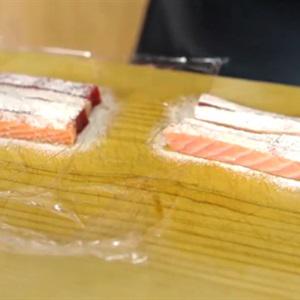 Cách làm sashimi cá hồi và cá ngừ