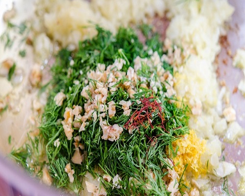 Sấu lắc muối tôm tự chế tuyệt ngon cả nhà ai cũng mê