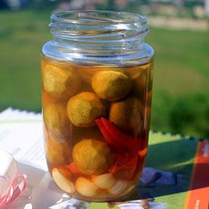 Cách làm sấu ngâm mắm đường