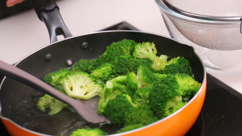 “Say bí tỉ” với món cánh gà nấu mơ khô