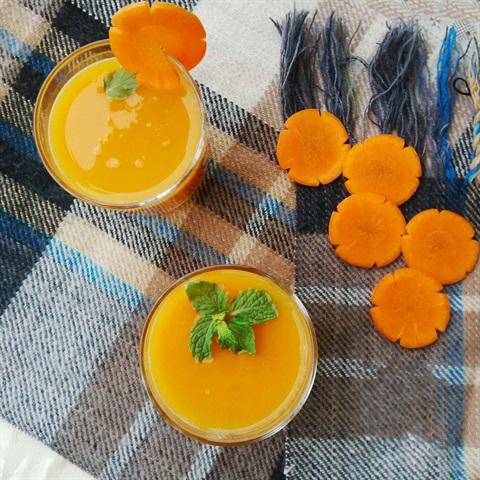 Cách làm sinh tố bí đỏ cà rốt