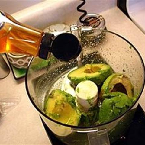 Cách làm sinh tố bơ "giả danh" bánh tart