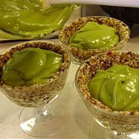 Cách làm sinh tố bơ "giả danh" bánh tart