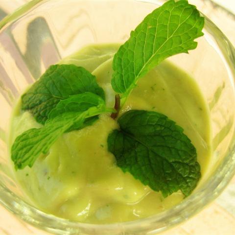 Cách làm sinh tố bơ hương bạc hà