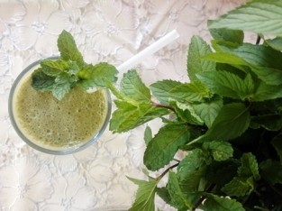 Sinh tố bơ trà xanh