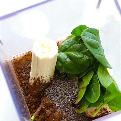 Cách làm sinh tố chocolate hạt chia