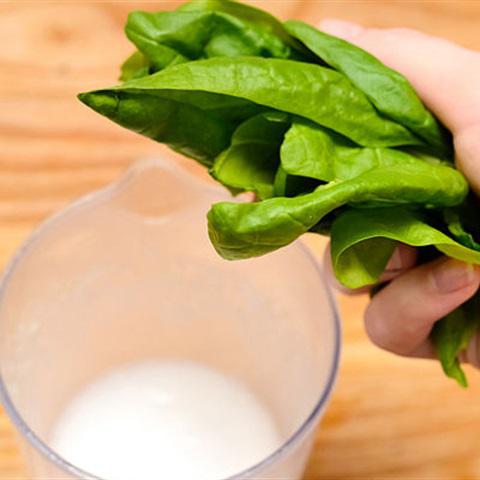 Cách làm sinh tố chuối hạnh nhân