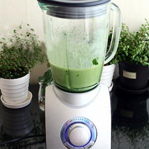 Cách làm sinh tố chuối trà xanh