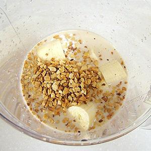 Cách làm sinh tố chuối và đậu phộng