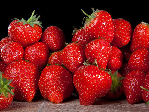 Sinh tố đào-dâu tây ngọt ngào hương trái cây mùa hạ