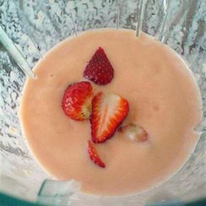 Cách làm sinh tố dâu tây đu đủ