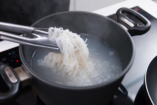 Sinh tố dưa chuột bạc hà ngọt mát cho ngày hè oi ả