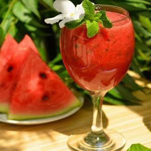 Cách làm sinh tố dưa hấu vị bạc hà