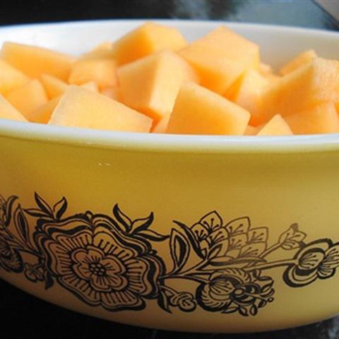 Cách làm sinh tố dưa lưới ruột vàng