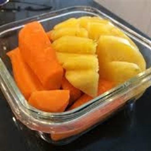 Cách làm sinh tố dứa và cà rốt