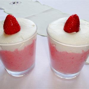 Cách làm sinh tố hoa quả kem tươi