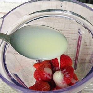 Cách làm sinh tố kem dâu