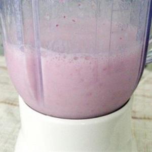 Cách làm sinh tố kem dâu