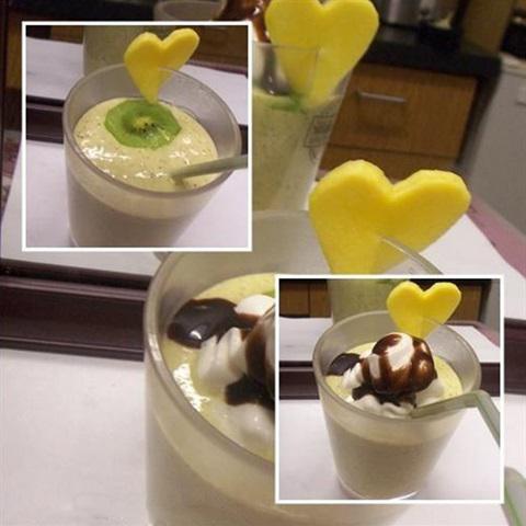 Cách làm sinh tố kiwi đào tươi