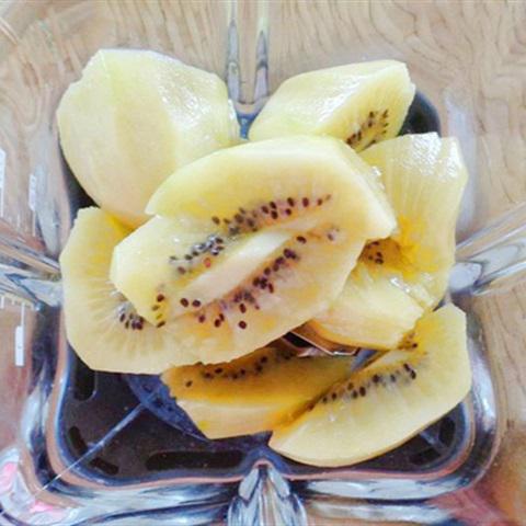 Cách làm sinh tố kiwi soda