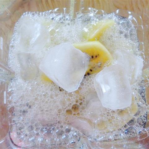 Cách làm sinh tố kiwi soda