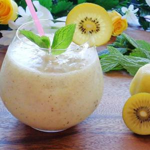 Cách làm sinh tố kiwi soda