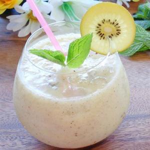 Cách làm sinh tố kiwi soda