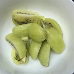 Cách làm sinh tố kiwi và táo