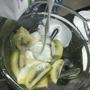 Cách làm sinh tố kiwi và táo