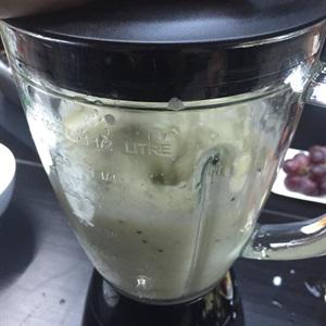 Cách làm sinh tố kiwi và táo