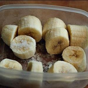 Cách làm sinh tố quýt chuối và sữa tươi