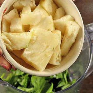 Cách làm sinh tố sữa chua rau quả