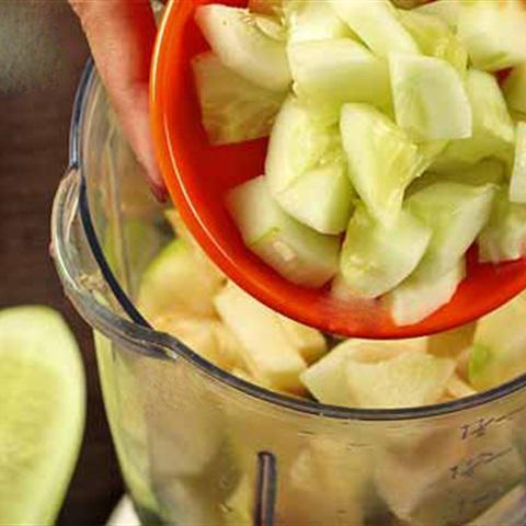 Cách làm sinh tố sữa chua rau quả