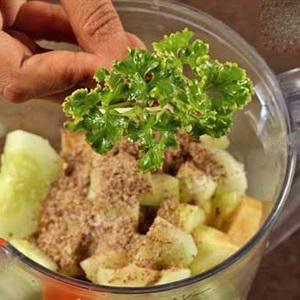 Cách làm sinh tố sữa chua rau quả