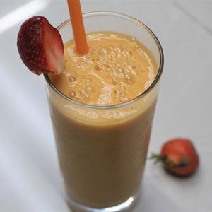 Cách làm sinh tố sữa đậu nành mix dâu tây