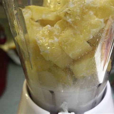 Cách làm sinh tố thơm dưa vàng