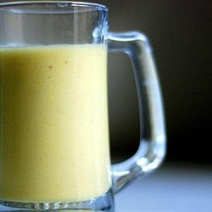 Cách làm sinh tố thơm nước dừa