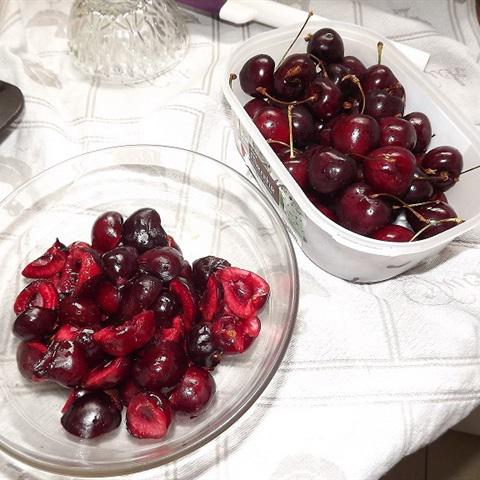 Cách làm sinh tố trà sữa cherry