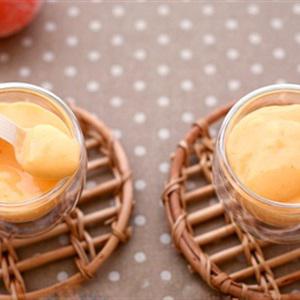 Cách làm sinh tố trái hồng